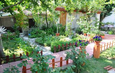 EN GÜZEL BAHÇE EN GÜZEL BALKON